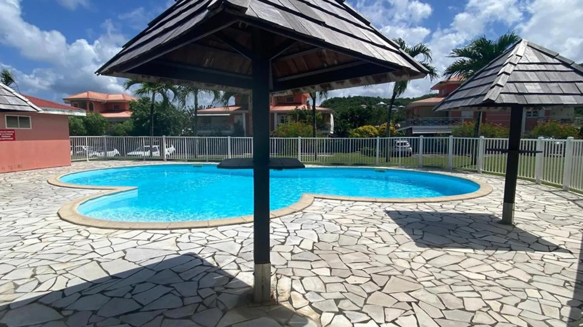 Appartement 2 Chambres - Plage A Pied & Piscine - Fr-1-765-31 Les Trois-Ilets